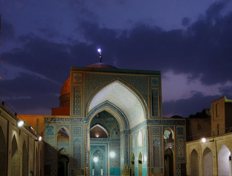 مراسم سنتی شب بیست و هفتم رمضان در یزد