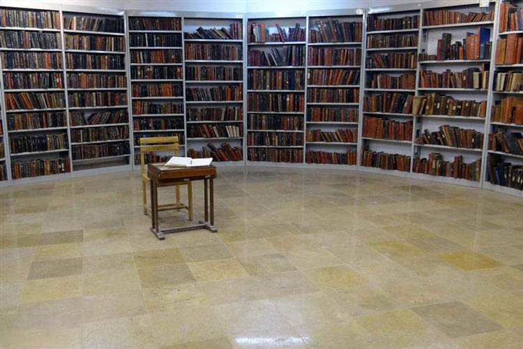 کتابخانه وزیری یزد