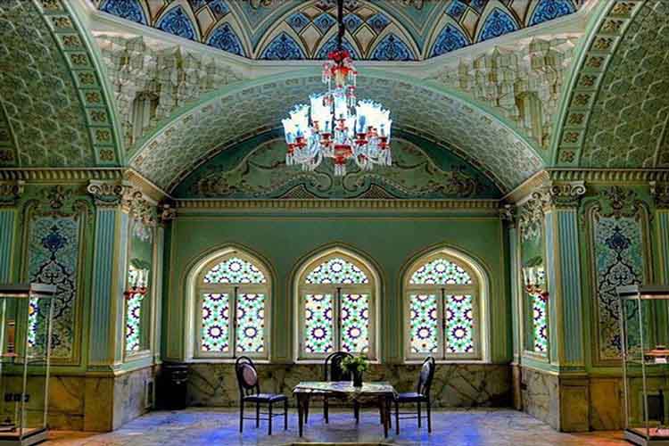 گچبری و آینه کاری موزه آیینه و روشنایی یزد (قصر آینه)