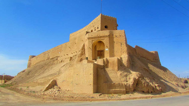 قلعه مروست | سفر به یزد: سایت جامع گردشگری یزد | رزرو هتل های یزد و تور یزد