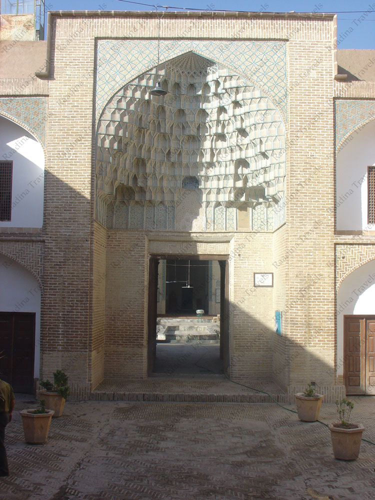 ورودی مسجد ملا اسماعیل یزد