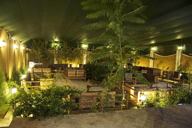 رستوران باغ پاییزان یزد