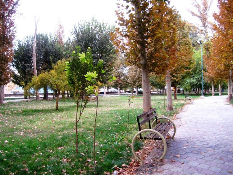 Haftom-e Tir Park
