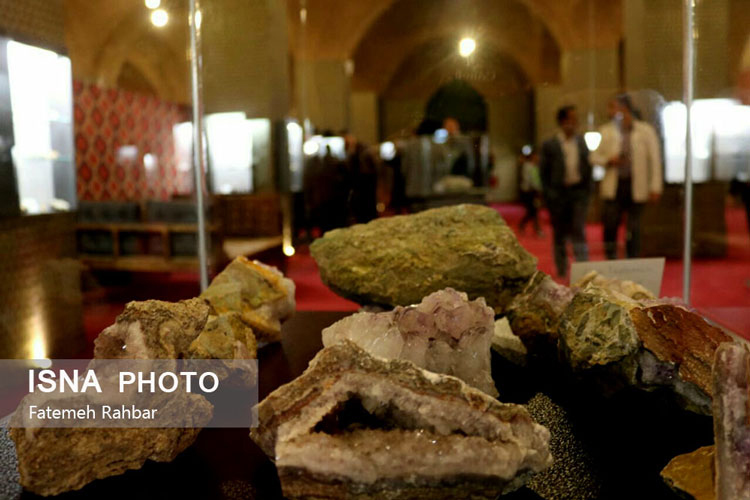 سنگ های موزه گنجینه سنگ یزد