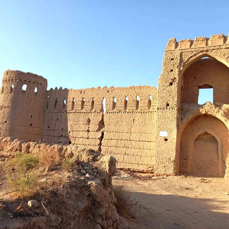 قلعه تاریخی حسینی تفت