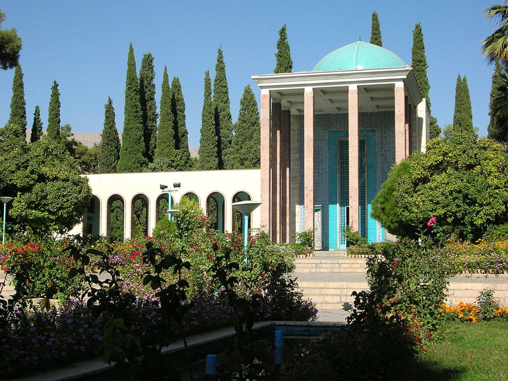 نوروز در آرامگاه‌های حافظ و سعدی