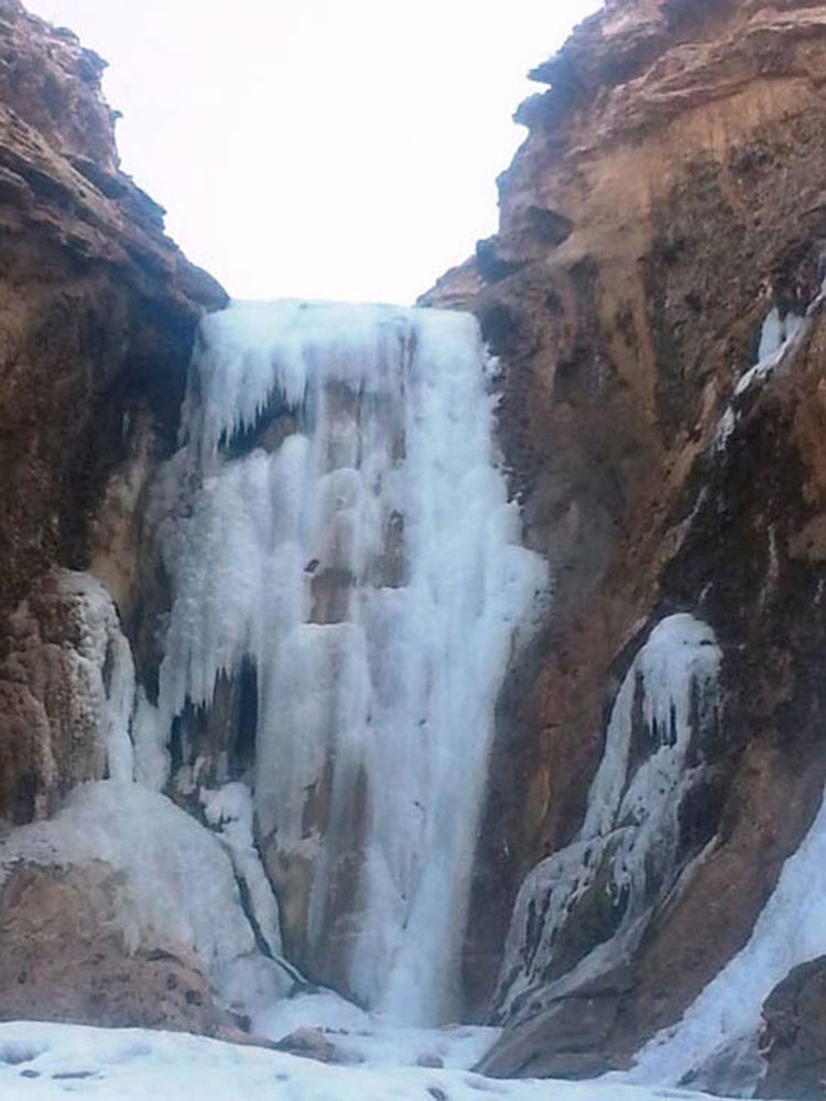 آبشار سفیده ندوشن | سفر به یزد: سایت جامع گردشگری یزد | رزرو هتل های یزد و  تور یزد